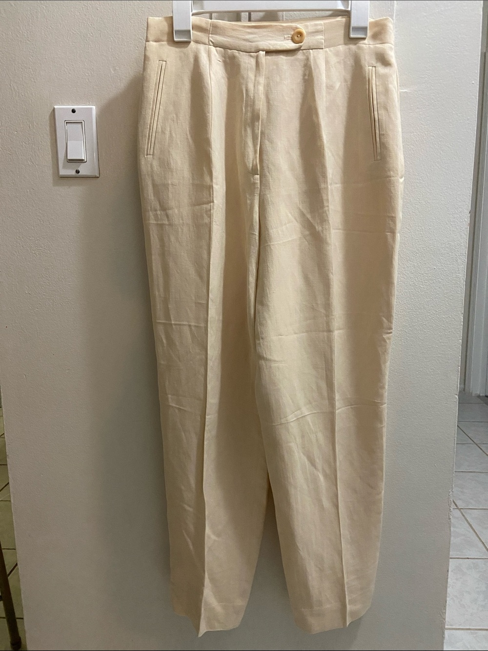 Tahari Cream Pleated High-Waist Chinos